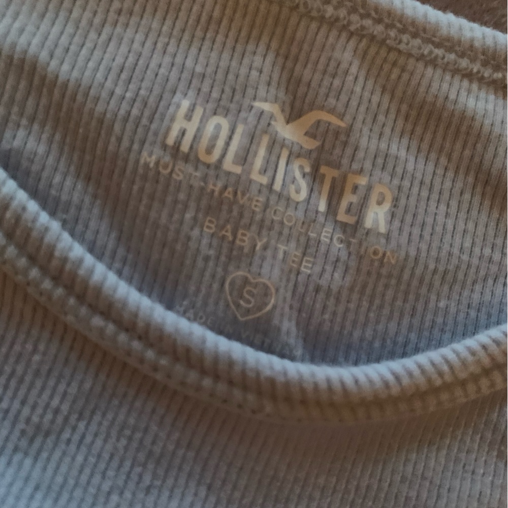 HOLLISTER baby blue tee - Picture 2 of 3